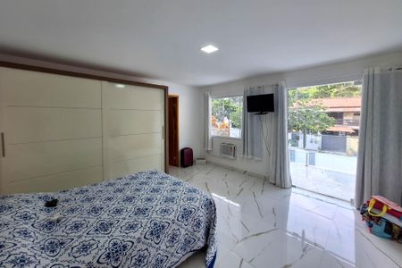 Casa à venda com 225m², 4 quartos e 2 vagas Casa à venda com 225m², 4 quartos e 2 vagasSuíte 1