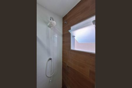 Casa à venda com 225m², 4 quartos e 2 vagas Casa à venda com 225m², 4 quartos e 2 vagasBanheiro Social