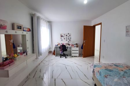 Casa à venda com 225m², 4 quartos e 2 vagas Casa à venda com 225m², 4 quartos e 2 vagasSuíte 2