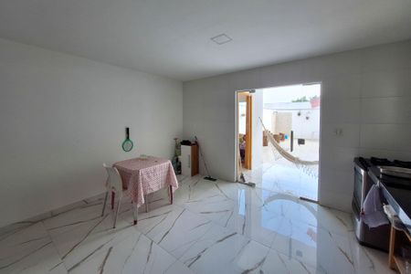 Casa à venda com 225m², 4 quartos e 2 vagas Casa à venda com 225m², 4 quartos e 2 vagasCozinha