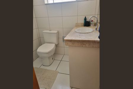 Casa à venda com 126m², 3 quartos e 2 vagasBanheiro 1