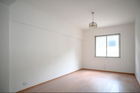 Apartamento à venda com 110m², 2 quartos e sem vaga Apartamento à venda com 110m², 2 quartos e sem vagaSala