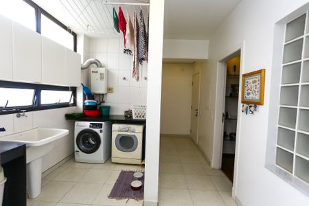 Apartamento à venda com 325m², 4 quartos e 5 vagasÁrea de Serviço