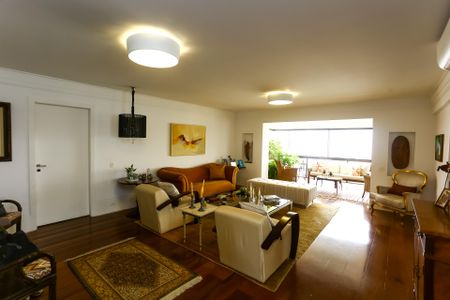 Apartamento à venda com 325m², 4 quartos e 5 vagasSala 1