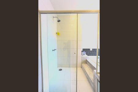 Apartamento à venda com 325m², 4 quartos e 5 vagasBanheiro da Suíte 4