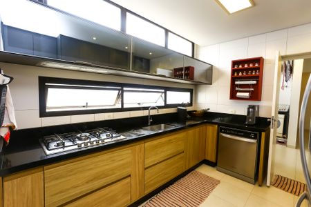 Apartamento à venda com 325m², 4 quartos e 5 vagasCozinha