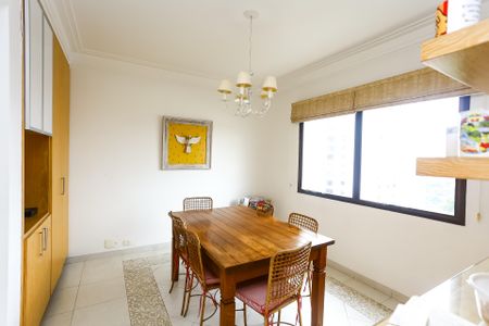 Apartamento à venda com 325m², 4 quartos e 5 vagasCopa