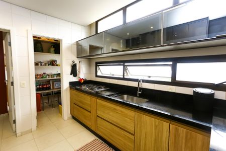 Apartamento à venda com 325m², 4 quartos e 5 vagasCozinha