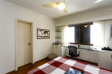 Apartamento à venda com 325m², 4 quartos e 5 vagasSuíte 1