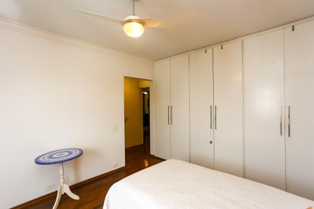 Apartamento à venda com 325m², 4 quartos e 5 vagasSuíte 2