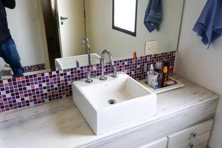 Apartamento à venda com 325m², 4 quartos e 5 vagasBanheiro da Suíte 3