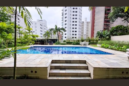 Apartamento à venda com 325m², 4 quartos e 5 vagasÁrea comum - Piscina