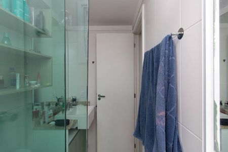 Apartamento à venda com 61m², 2 quartos e 2 vagasBanheiro da Suíte