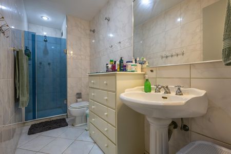 Apartamento à venda com 119m², 3 quartos e 1 vaga Apartamento à venda com 119m², 3 quartos e 1 vagaBanheiro