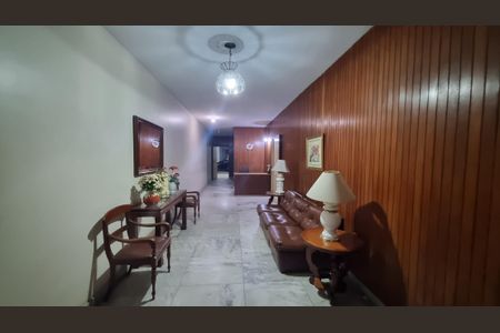 Apartamento à venda com 119m², 3 quartos e 1 vaga Apartamento à venda com 119m², 3 quartos e 1 vagaHall