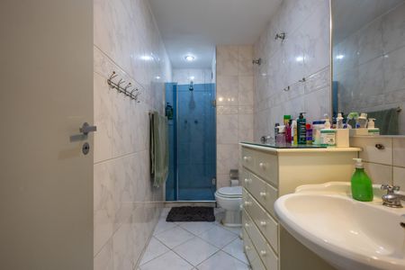 Apartamento à venda com 119m², 3 quartos e 1 vaga Apartamento à venda com 119m², 3 quartos e 1 vagaBanheiro