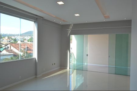 Casa de condomínio à venda com 243m², 4 quartos e 3 vagasSuíte 2