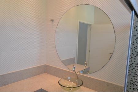 Casa de condomínio à venda com 243m², 4 quartos e 3 vagasBanheiro da Suíte 3