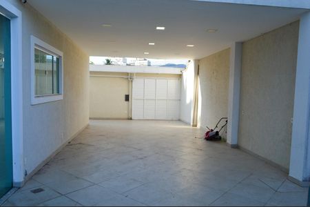 Casa de condomínio à venda com 243m², 4 quartos e 3 vagasGaragem