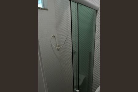 Casa de condomínio à venda com 243m², 4 quartos e 3 vagasBanheiro de Serviço