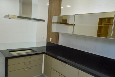 Casa de condomínio à venda com 243m², 4 quartos e 3 vagasCozinha