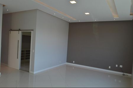 Casa de condomínio à venda com 243m², 4 quartos e 3 vagasSuíte 2