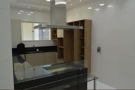 Casa de condomínio à venda com 243m², 4 quartos e 3 vagasCozinha