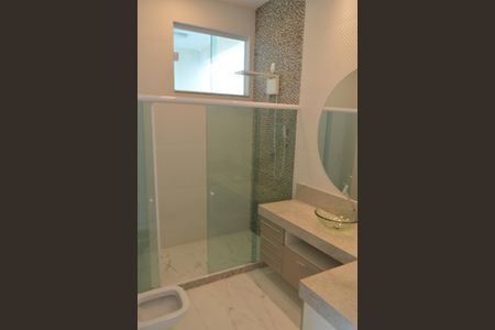 Casa de condomínio à venda com 243m², 4 quartos e 3 vagasBanheiro da Suíte 2