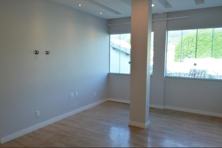 Casa de condomínio à venda com 243m², 4 quartos e 3 vagasSuíte 3