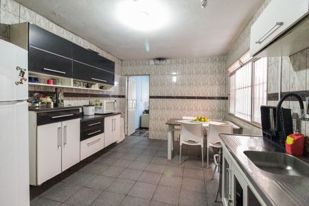 Casa à venda com 410m², 2 quartos e 4 vagasCozinha