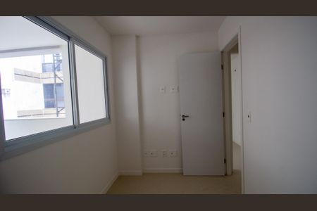Apartamento à venda com 7m², 3 quartos e 2 vagas Apartamento à venda com 7m², 3 quartos e 2 vagasQuarto 1