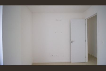 Apartamento à venda com 7m², 3 quartos e 2 vagas Apartamento à venda com 7m², 3 quartos e 2 vagasQuarto 2