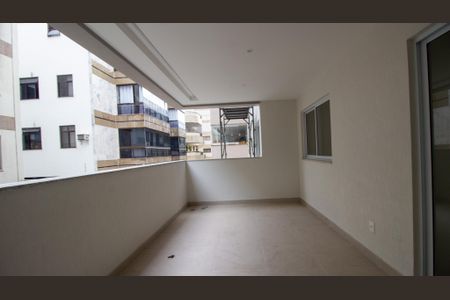 Apartamento à venda com 7m², 3 quartos e 2 vagas Apartamento à venda com 7m², 3 quartos e 2 vagasVaranda