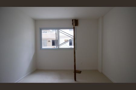 Apartamento à venda com 7m², 3 quartos e 2 vagas Apartamento à venda com 7m², 3 quartos e 2 vagasSuíte