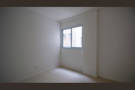 Apartamento à venda com 7m², 3 quartos e 2 vagas Apartamento à venda com 7m², 3 quartos e 2 vagasQuarto 2