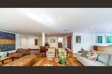 Casa à venda com 418m², 4 quartos e 6 vagas