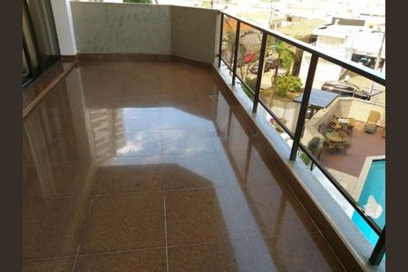 Apartamento à venda com 180m², 3 quartos e 3 vagas