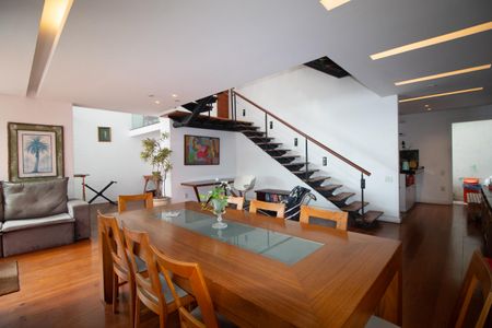 Apartamento à venda com 320m², 6 quartos e 1 vagaSala