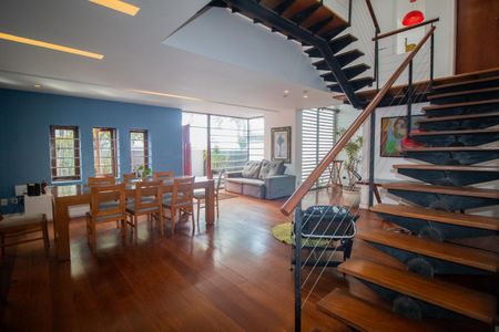 Apartamento à venda com 320m², 6 quartos e 1 vagaSala