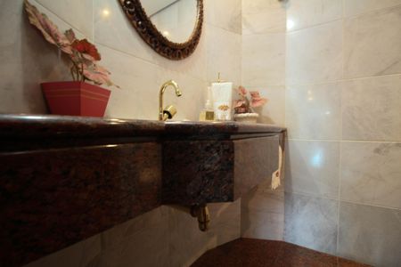 Apartamento à venda com 275m², 4 quartos e 4 vagas Apartamento à venda com 275m², 4 quartos e 4 vagasLavabo