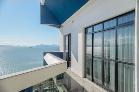 Apartamento para alugar com 600m², 4 quartos e 3 vagas Apartamento para alugar com 600m², 4 quartos e 3 vagasSala + Sacada