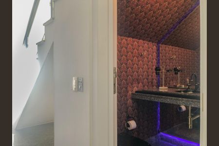 Apartamento para alugar com 600m², 4 quartos e 3 vagas Apartamento para alugar com 600m², 4 quartos e 3 vagasLavabo