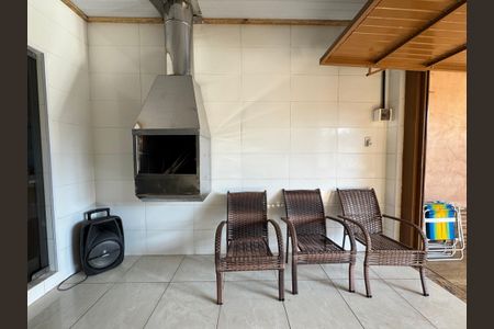 Casa à venda com 110m², 3 quartos e 1 vagaChurrasqueira