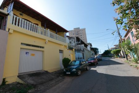 Casa à venda com 204m², 3 quartos e 2 vagasFachada