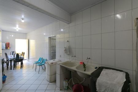 Casa à venda com 204m², 3 quartos e 2 vagasCozinha e Área de Serviço