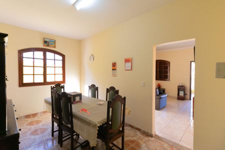 Casa à venda com 204m², 3 quartos e 2 vagasSala de Jantar