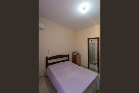 Casa à venda com 204m², 3 quartos e 2 vagasQuarto 2 Suite