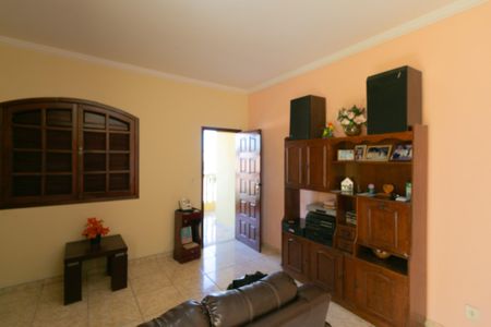 Casa à venda com 204m², 3 quartos e 2 vagasSala