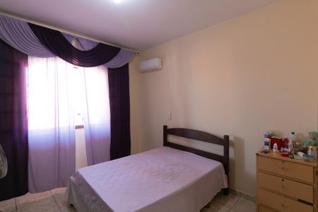 Casa à venda com 204m², 3 quartos e 2 vagasQuarto 2 Suite