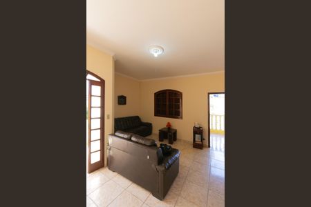 Casa à venda com 204m², 3 quartos e 2 vagasSala